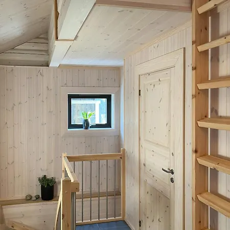 Bright And Modern Cabin, With Great Mountain View בית נופש Vågsli