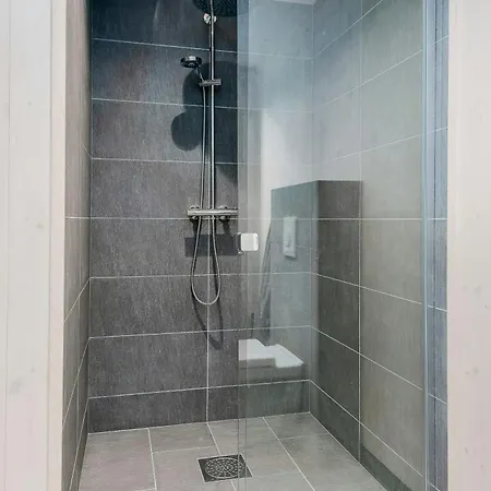 Bright And Modern Cabin, With Great Mountain View Vågsli