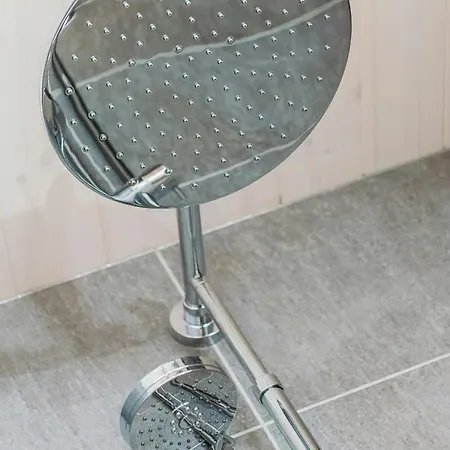 Bright And Modern Cabin, With Great Mountain View בית נופש Vågsli