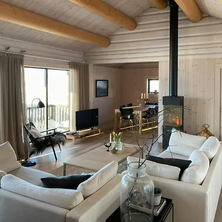 Bright And Modern Cabin, With Great Mountain View